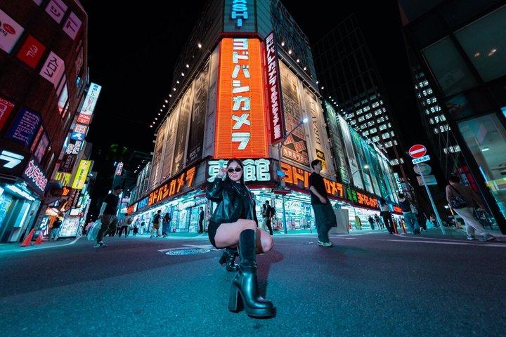 Shinjuku Neon nat fotoshoot med Professionel fotograf