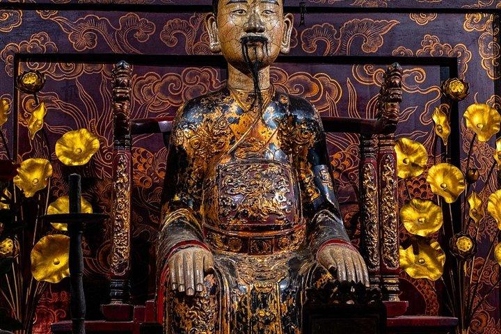 ハノイから：プライベートカスタマイズされたニンビン日帰り旅行とダックリーダー