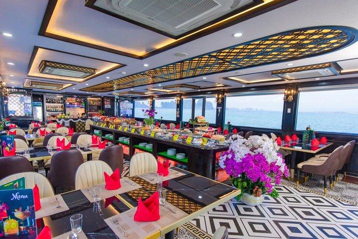 Halong Bay 5 - Luxe sterrencruise vanuit Hanoi met limousine