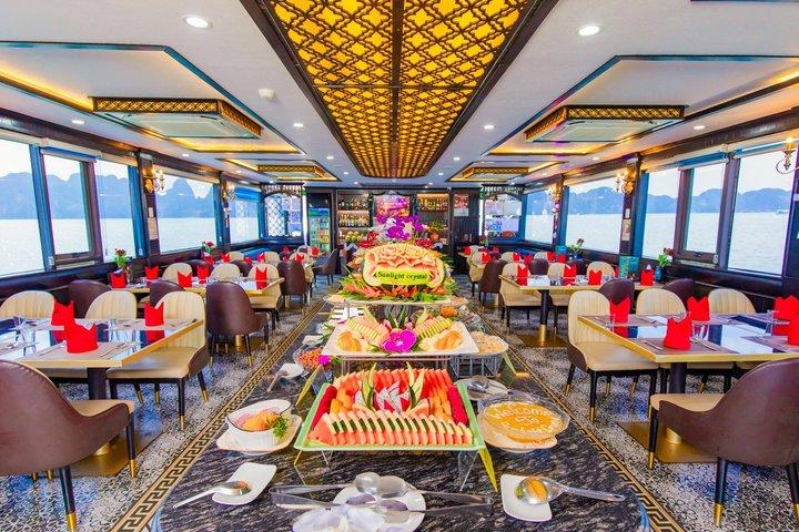 Halong Bay 5 - Luxe sterrencruise vanuit Hanoi met limousine