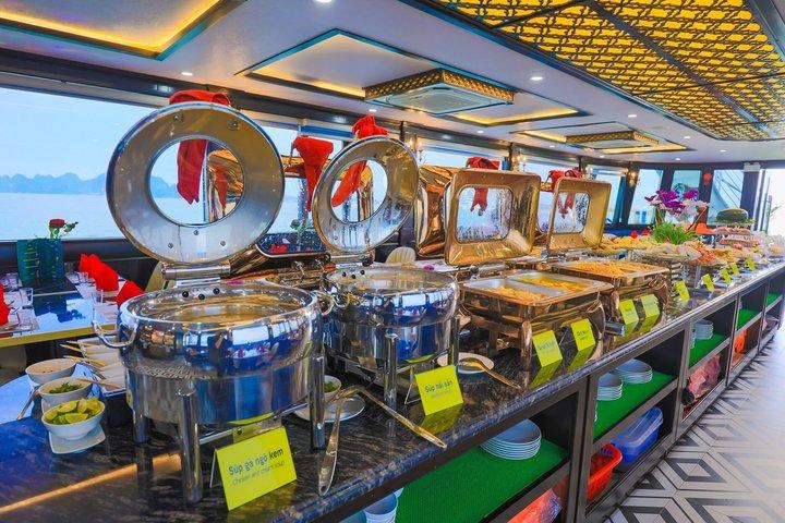 Halong Bay 5 - Luxe sterrencruise vanuit Hanoi met limousine
