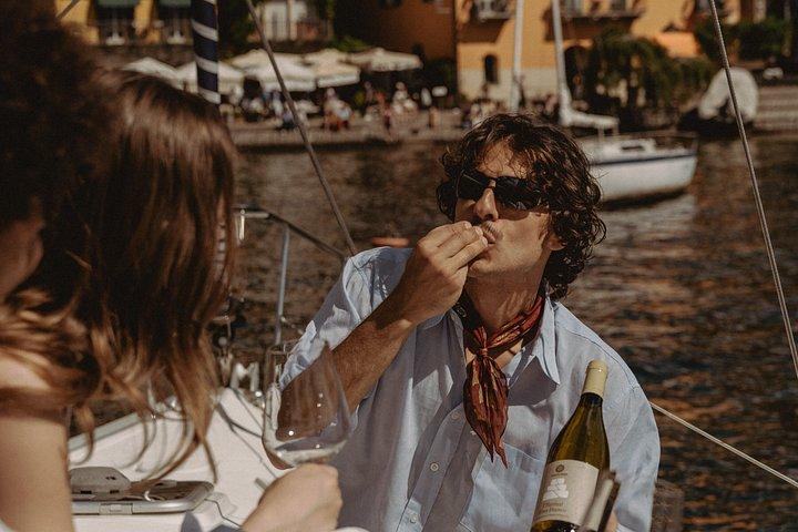 Lake Como PRIVATE Boat Tour Aperitivo & Prosecco Included