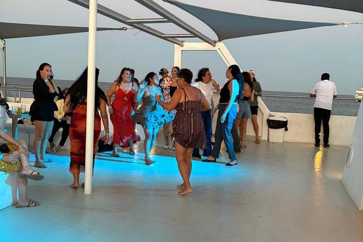 Cabo Sunset Party Cruise El Arco Open Bar et Live DJ