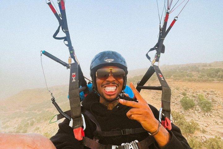 Skärmflygning i Agafay Desert