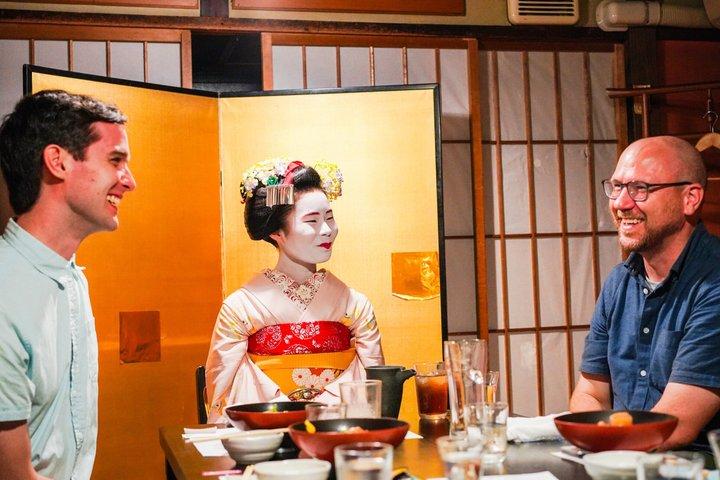 Kyoto Geisha & Maiko Dinner : Experiencia cultural íntima en Gion