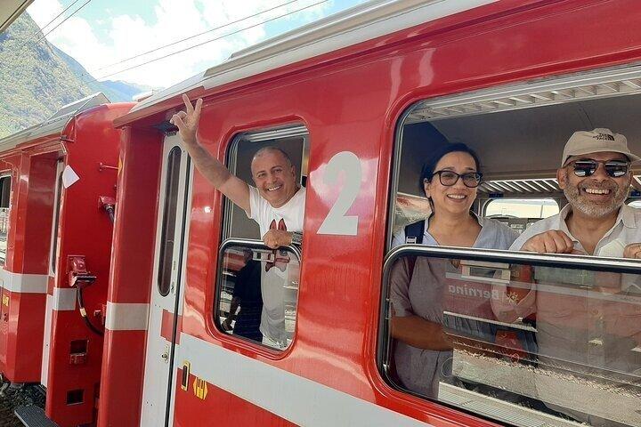 Treno panoramico intimo per piccoli gruppi Bernina UNESCO sulle Alpi svizzere
