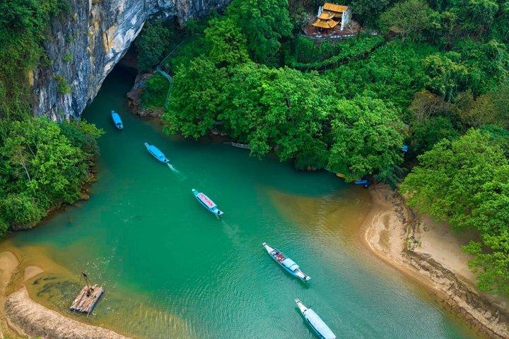 Halve dag reis naar Phong Nha Cave door Dragon Boat