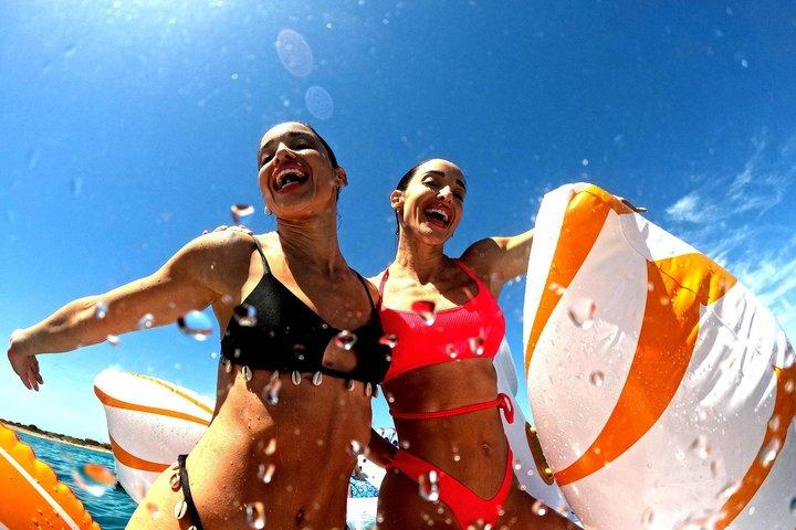 Athen: Swimming Day Cruise med DJ, frokost og drikke inkl.