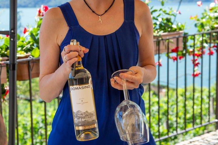 Domaso: degustazione di vini presso cantina sul Lago di Como