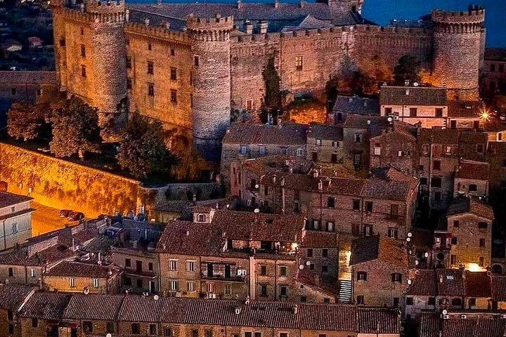 ブラッチャーノ湖＆中世の村プライベート日帰り旅行（ローマ発）