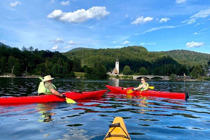 Tour guidato in kayak per piccoli gruppi sul lago di Bohinj