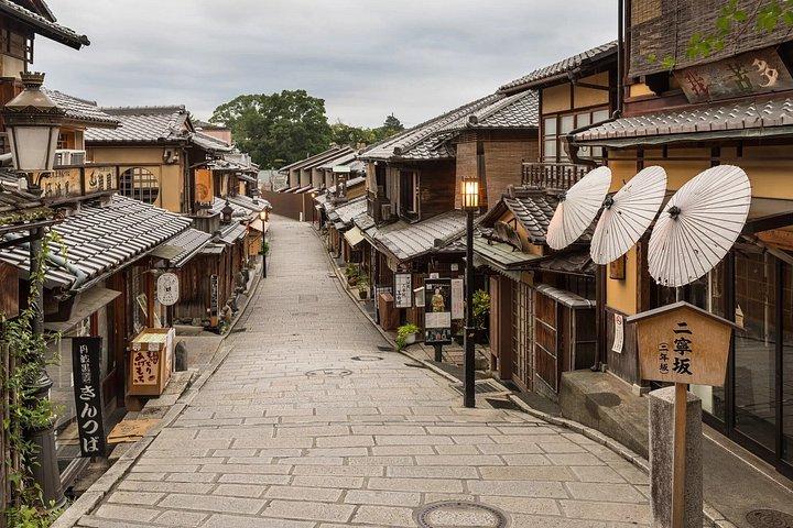 京都セルフガイドウォーキングツアー祇園路地音声とクイズ付き