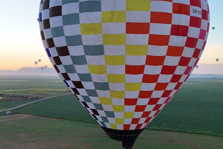 マラケシュの熱気球体験：日の出、砂漠、アトラス...