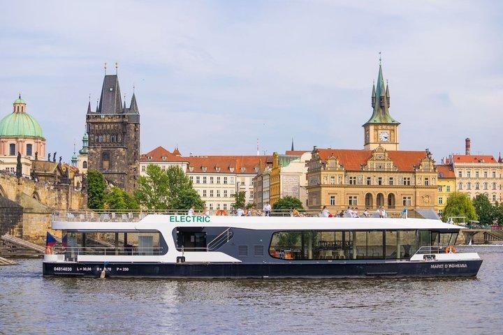 Praag Sightseeing Cruise : 50 - Minute River Experience