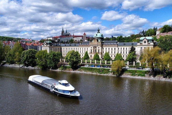 Crucero en barco por Praga con vistas panorámicas (2 horas)