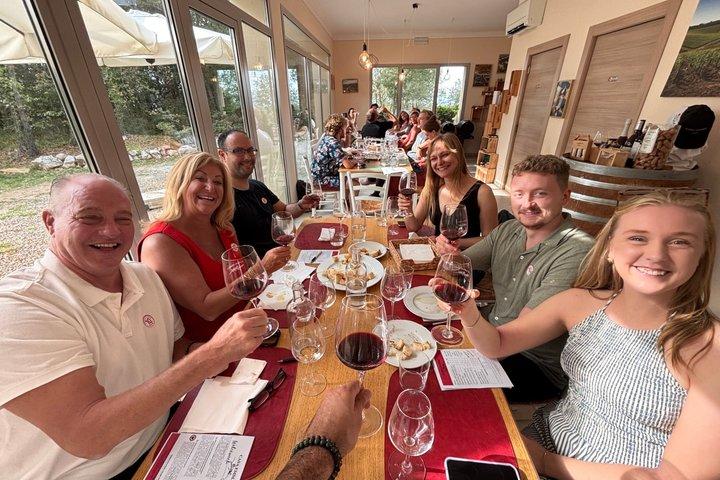 Weinprobe in kleiner Gruppe in der Toskana