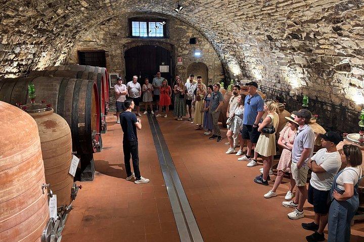 Weinprobe in kleiner Gruppe in der Toskana