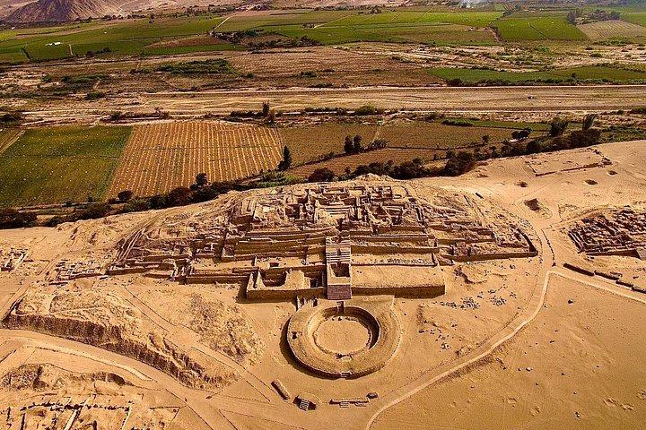 Caral：文明の夜明けへの排他的な旅