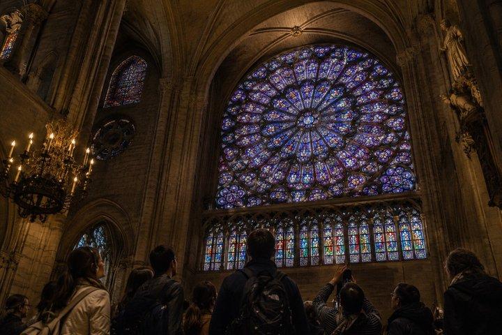 Tour interno ed esterno di Notre Dame con trasferimento opzionale