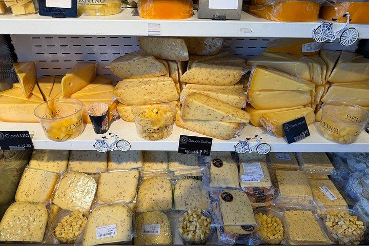 アムステルダムのオランダ語食の市場 チーズとビールツアー