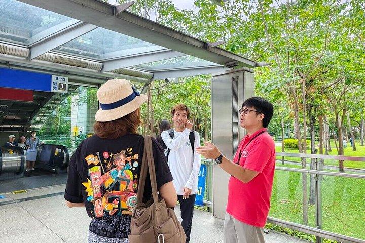 プロとチャトチャック市場でのバンコクヴィンテージ衣類狩り