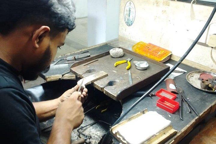 Kandy: Traditional gem & Jewelry making workshop with pickup