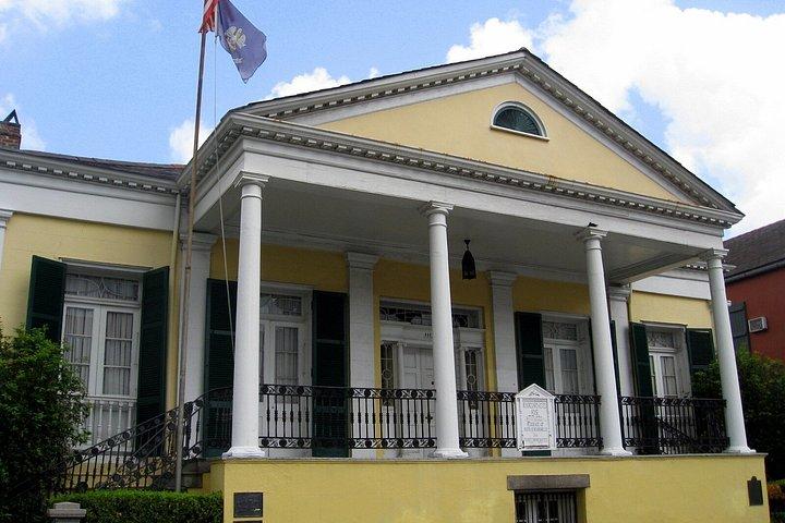 Self Guided Tour of the Historic French Quarter