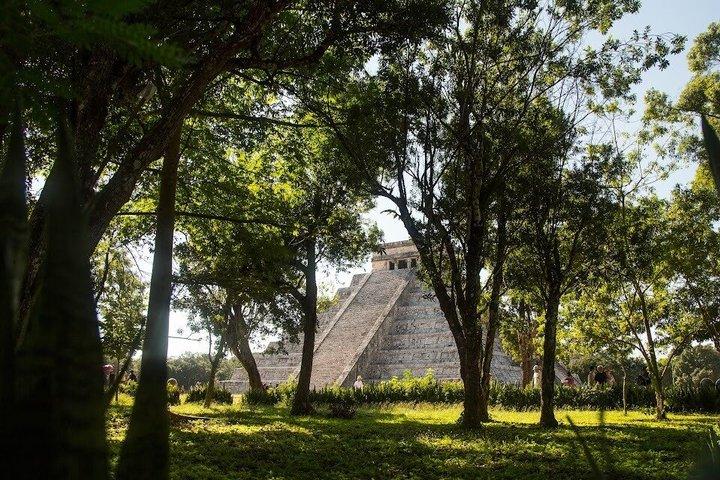 Small Group Chichen Itza Classic Expedition Skip the Lines
