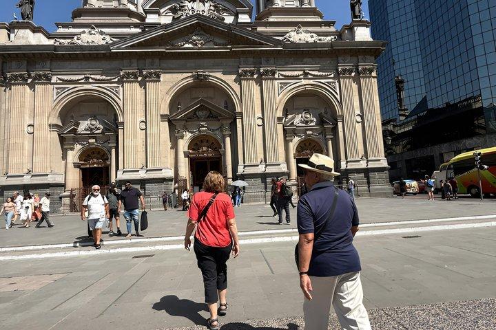 Passeio a pé privado de Santiago com hotel (5 horas)