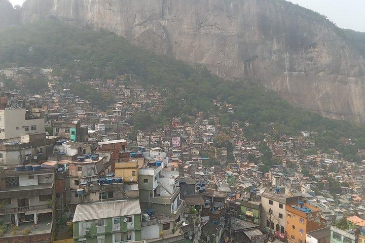 ファベーラ・ダ・ロチーニャ散策ツアー