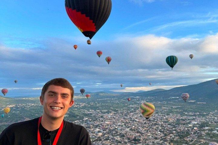 Hot Air Balloon Flight Teotihuacan + Pickup + Cave Breakfast