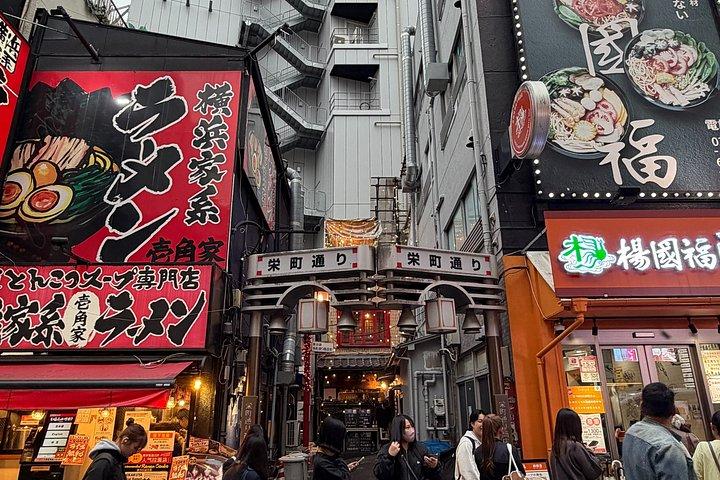 池袋ナイトライフツアーサイバーパンクネオンと昭和居酒屋ホップ