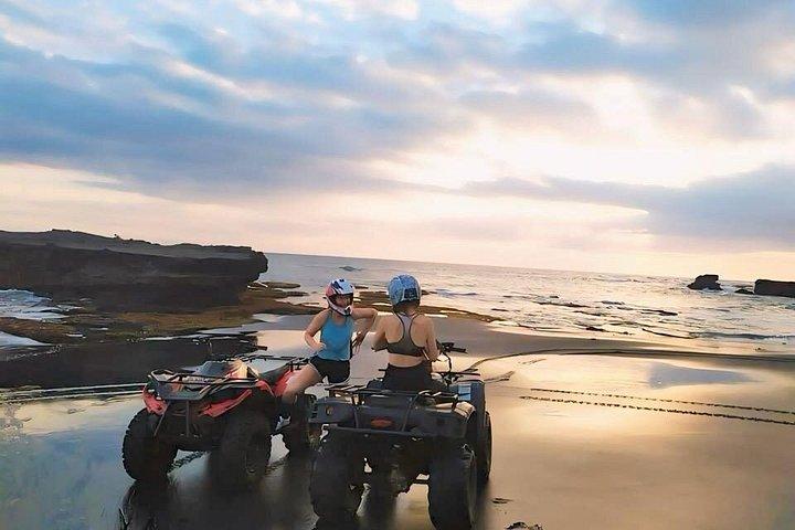 バリ島ATVライドサンセットビーチ、田んぼとローカルビレッジ2時間