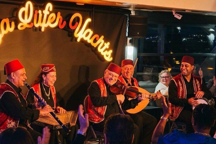 Istanbul Bosporen Middagskryssning och show med privat bord