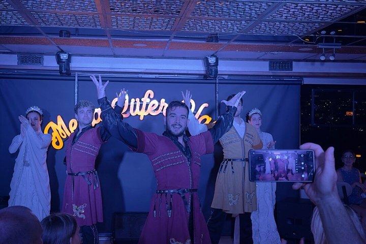 Istanbul Bosporen Middagskryssning och show med privat bord