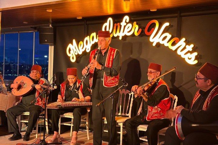Istanbul Bosporen Middagskryssning och show med privat bord