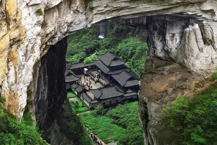 Excursión privada de un día a la garganta de Longshuixia de Wulong Three Natural Bridges