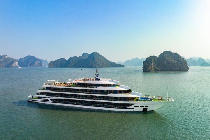 Halong Bay and Lan Ha Bay Luxury Balcony Cruise 2D1N from Hanoi