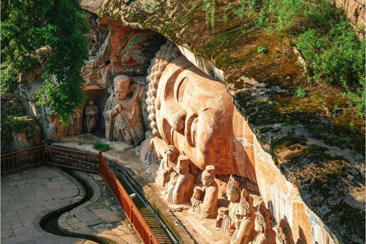 Chongqing Dazu Rock Carvings and Changzhou Town Day Trip