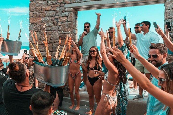 Beach Club Party Experience em Mykonos