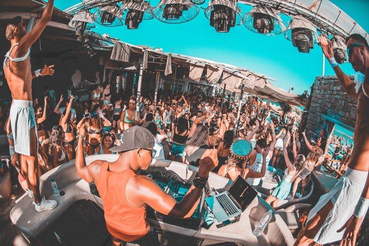 Beach Club Party Experience em Mykonos