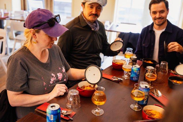 アムステルダムを食べる：オランダ語の味覚体験付きヨルダーンフードツアー