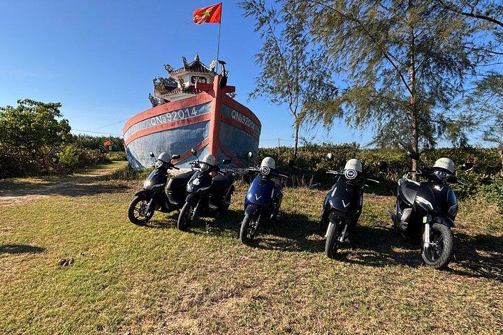 ホイアン：電動バイクで巡るクラフト村と田舎の島々