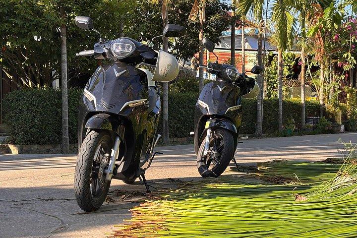 ホイアン：電動バイクで巡るクラフト村と田舎の島々