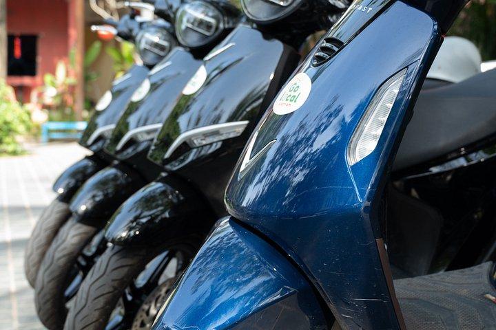 ホイアン：電動バイクで巡るクラフト村と田舎の島々