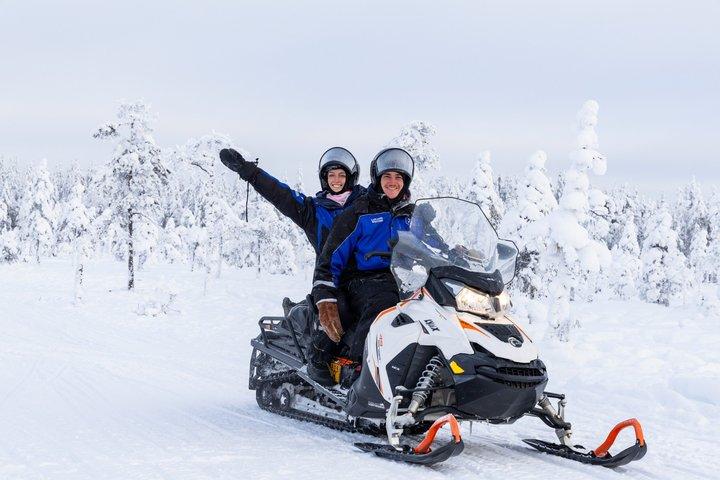 Safari en motoneige dans la nature arctique - Rovaniemi