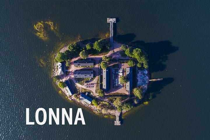 Helsinki: Lonna Sauna Entry, Ferry & Friendly Sauna Guide