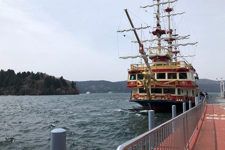 海賊船ロープウェイとケーブルカーで行く箱根秋のアドベンチャー