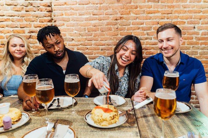 Madrid : Privat Tapas & Wine Food Walking Tour i La Latina