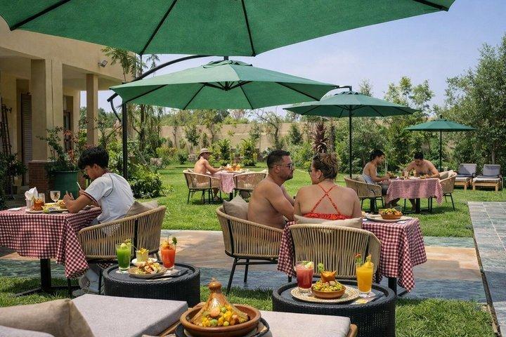 マラケシュヴィラ日ヴィラパス：プール、モロッコランチ＆ホテルピックアップ